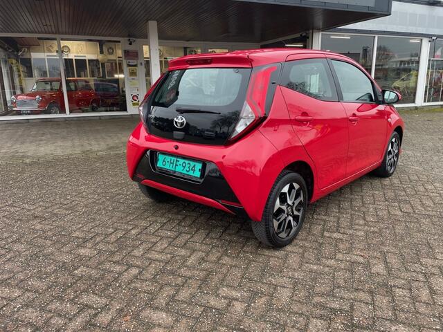 Toyota AYGO 1.0 VVT-i x-play