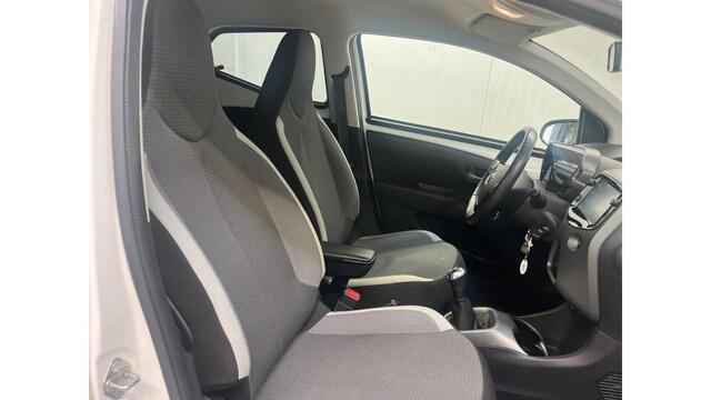 Toyota AYGO 1.0 VVT-i x-Joy, 1e Eig! 31-12-2020! Camera! VERWACHT!