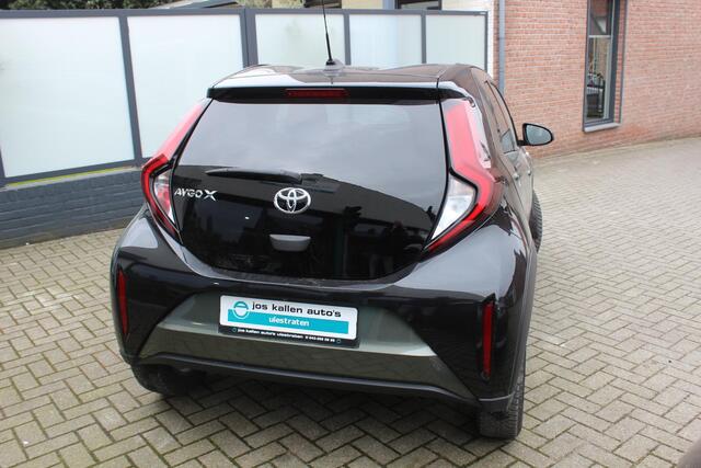 Toyota AYGO X 1.0 VVT-i MT Pulse Bi Tone, Adap Cruise, Lane Assist, Winter Pack, Camera, All Season.