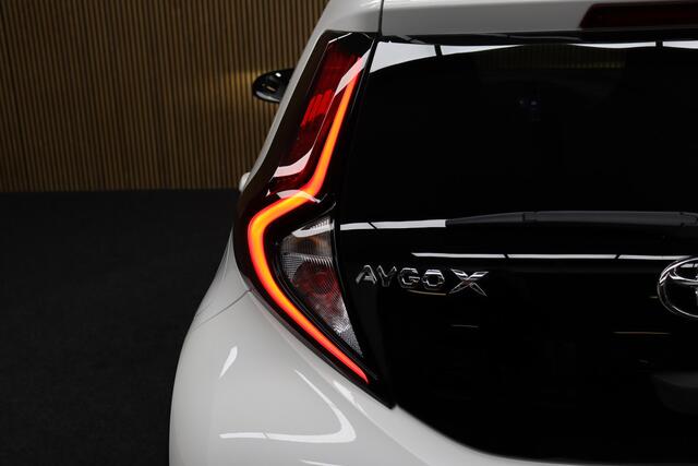 Toyota AYGO X 1.0 VVT-i S-CVT Pulse Facelift | Direct Leverbaar! | Adaptive-cruise | Camera | Clima | Apple Carplay & Android Auto | Maps Navigatie | Full Led | LM Velgen | Stoelverwarming