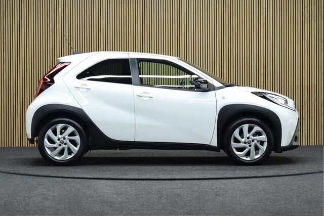 Toyota AYGO X 1.0 VVT-i S-CVT Pulse Facelift | Direct Leverbaar! | Adaptive-cruise | Camera | Clima | Apple Carplay & Android Auto | Maps Navigatie | Full Led | LM Velgen | Stoelverwarming