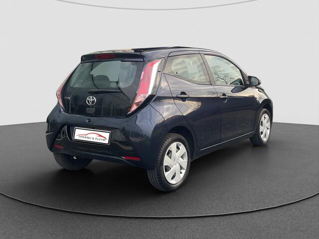 Toyota AYGO 1.0 VVT-i x-play Camera | Lane Assist