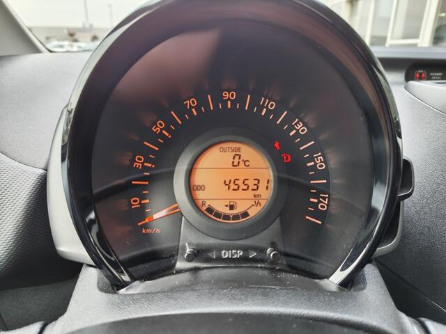 Toyota AYGO 1.0 VVT-i x-fun | Airco | DAB | Bluetooth | El. Raambediening |