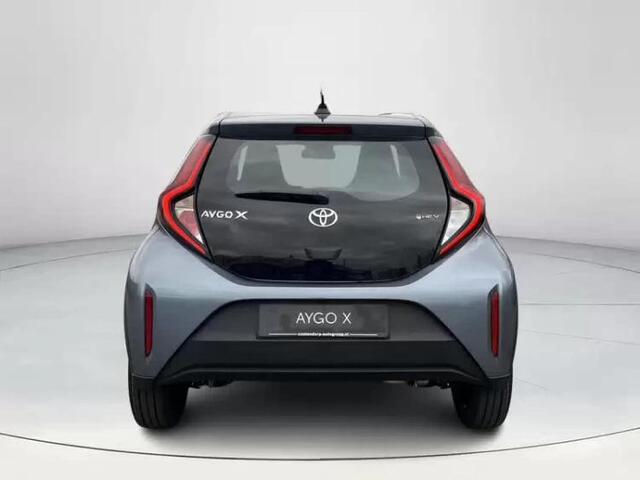 Toyota AYGO X Hybrid 115 play **HYBRIDE/ AUTOMAAT/ NIEUWE AUTOMAAT**