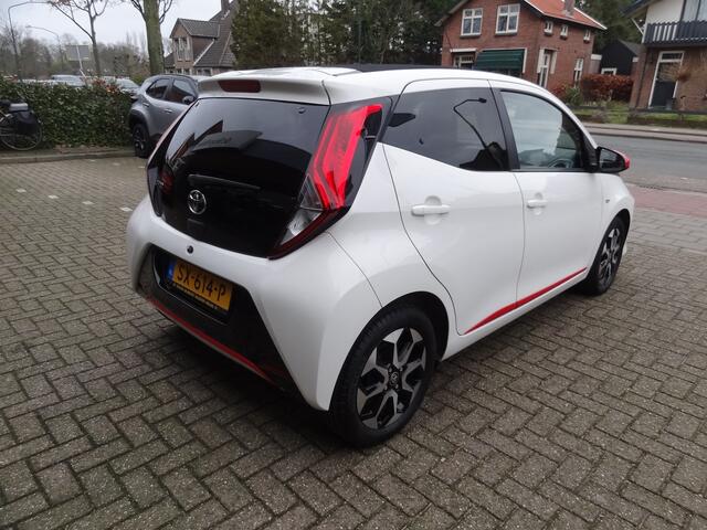 Toyota AYGO 1.0 VVT-i x-first cabriodak / NL-auto / dealeronderhouden