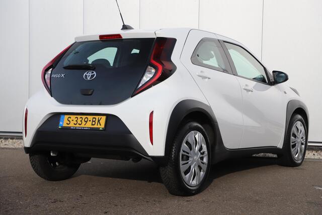 Toyota AYGO X 1.0 VVT-i MT Play Carplay Android Achteruitrijcamera Airco All-season Banden