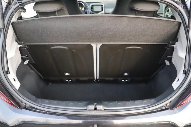 Toyota AYGO 1.0 VVT-i x-play Automaat Carplay Android Achteruitrijcamera Airco Elektrische Ramen