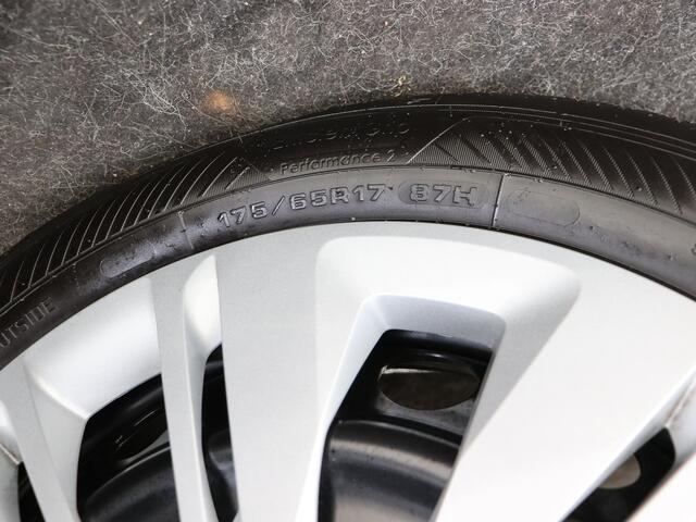 Toyota AYGO X Hybrid 115 play