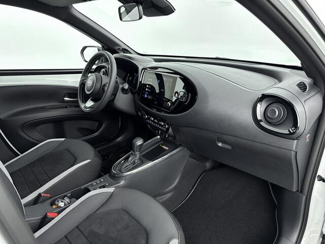 Toyota AYGO X Hybrid 115 GR Sport | DEMO & DIRECT LEVERBAAR | JBL | KEYLESS | STOELVERWARMING |