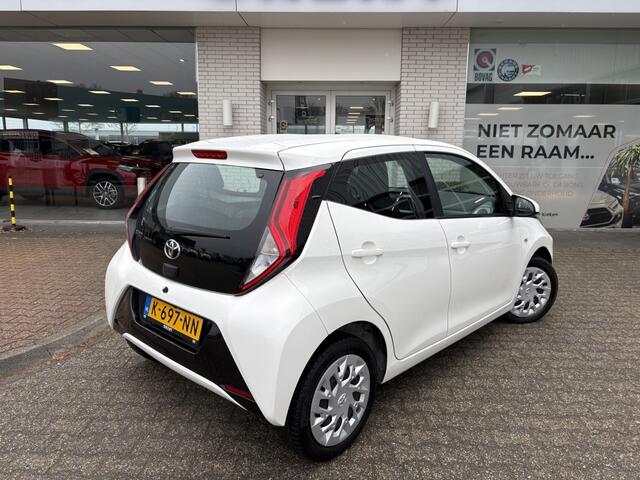 Toyota AYGO 1.0 VVT-i x-play | Airco | Apple Carplay/Android auto |