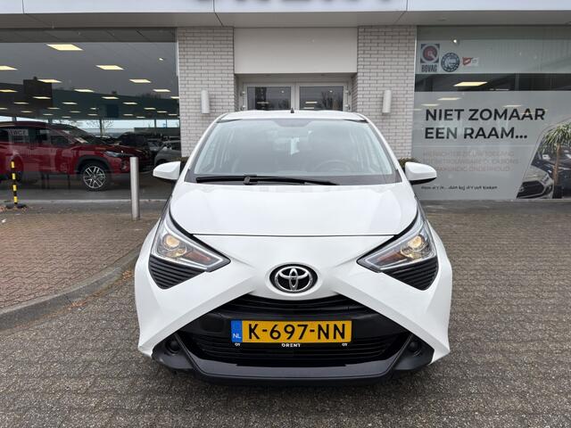 Toyota AYGO 1.0 VVT-i x-play | Airco | Apple Carplay/Android auto |