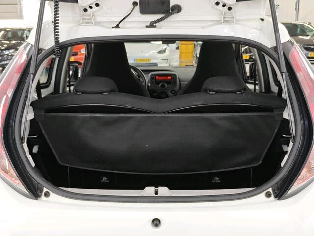 Toyota AYGO 1.0 VVT-i x-fun 1e Eigenaar | Volledig Onderh | BTW | NAP | Airco | Bluetooth | Elek Ramen | LED | Start/Stop | Hill-Hold