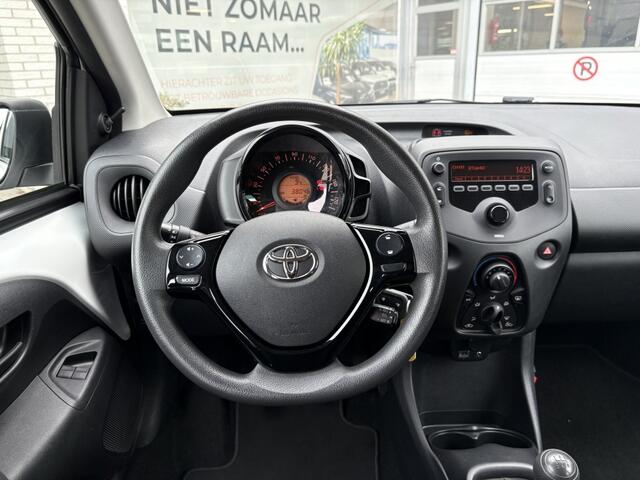Toyota AYGO 1.0 VVT-i x-fun | Airco | DAB | Bluetooth | El. Raambediening |