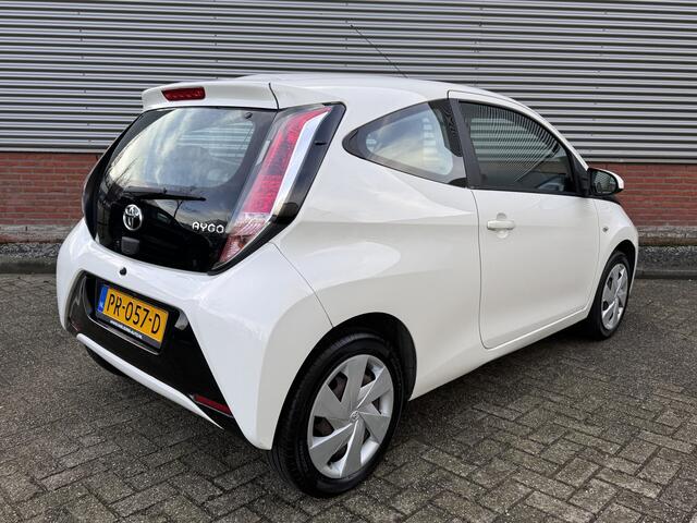 Toyota AYGO 1.0 VVT-i x-play | Automaat | Camera |