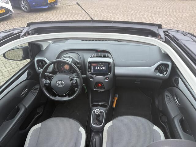 Toyota AYGO 1.0 VVT-i X-Joy Cabrio NL Auto Dealer Onderhouden Climate Control Carplay Lichtmetalen velgen