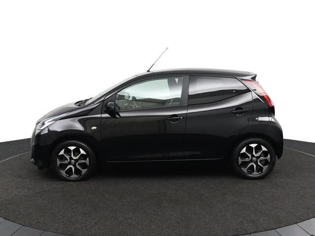 Toyota AYGO 1.0 VVT-i x-joy | Automatische Airco | Privacy Glas | Led Verlichting | Lichtmetalen Velgen |