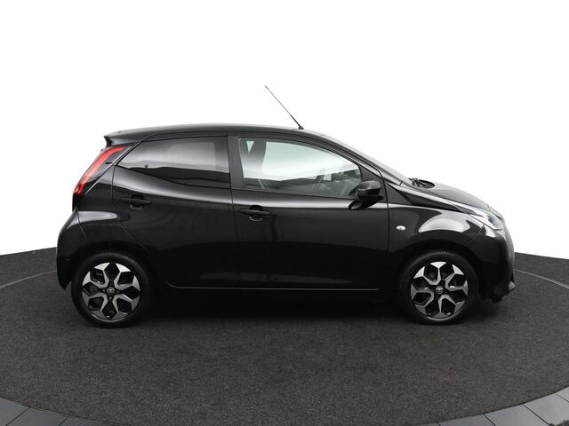 Toyota AYGO 1.0 VVT-i x-joy | Automatische Airco | Privacy Glas | Led Verlichting | Lichtmetalen Velgen |