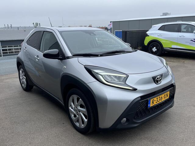 Toyota AYGO X 1.0 VVT-i MT first Nieuw geleverd en dealeronderhouden, 1 eign. Apple Carplay en/of Android auto navigatie, LMV, Privacy glass, Climate control