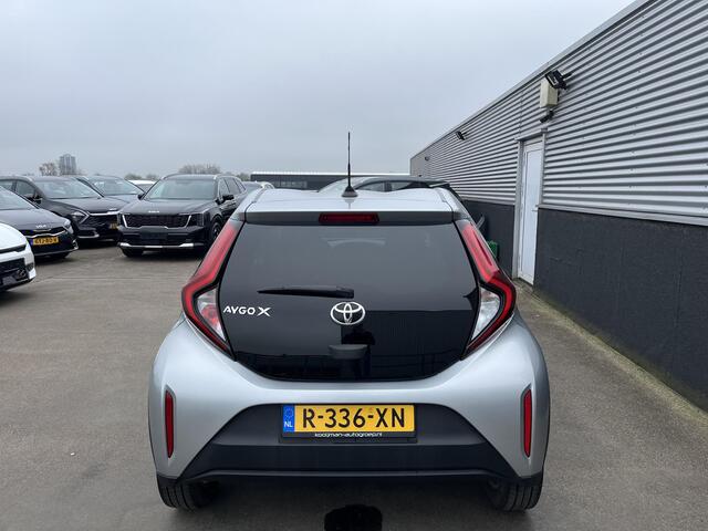 Toyota AYGO X 1.0 VVT-i MT first Nieuw geleverd en dealeronderhouden, 1 eign. Apple Carplay en/of Android auto navigatie, LMV, Privacy glass, Climate control
