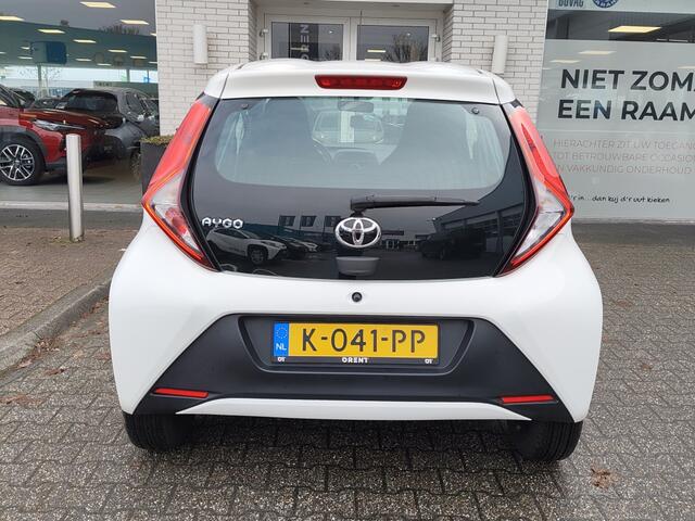 Toyota AYGO 1.0 VVT-i x-fun | Airco | DAB | Bluetooth | El. Raambediening |