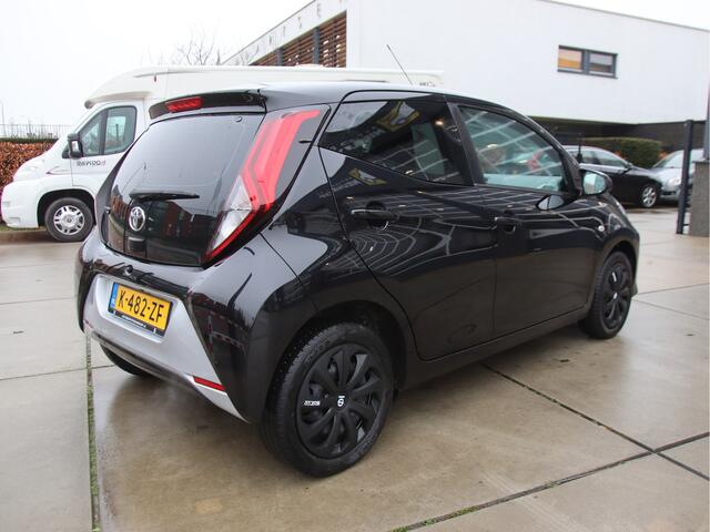 Toyota AYGO 1.0 VVT-i x-play Sparco Camera-Carplay, NL-auto, 1e Eigenaar Prijspakker!