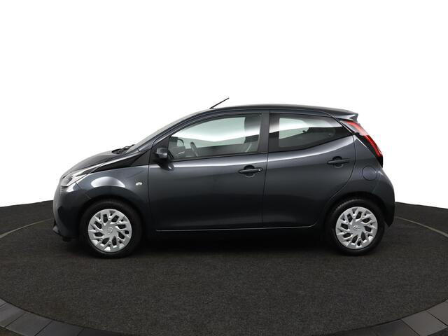 Toyota AYGO 1.0 VVT-i x-play | Airco | Bluetooth | Achteruitrijcamera |