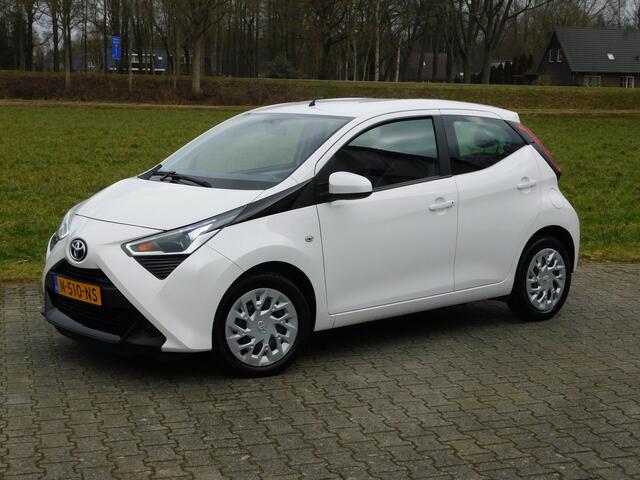 Toyota AYGO 1.0 VVT-i x-play, Camera, Carplay