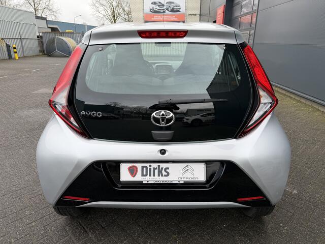 Toyota AYGO 1.0 VVT-i x-play (Camera- Navigatie via APP - Airco - Lichtmetalen velgen - Apple Carplay)