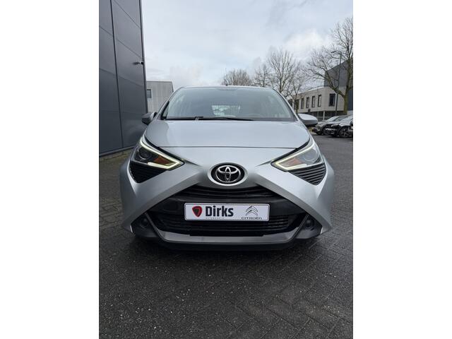 Toyota AYGO 1.0 VVT-i x-play (Camera- Navigatie via APP - Airco - Lichtmetalen velgen - Apple Carplay)