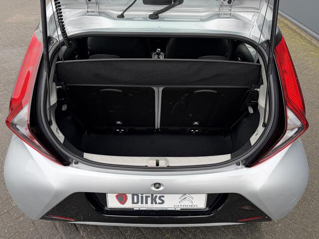 Toyota AYGO 1.0 VVT-i x-play (Camera- Navigatie via APP - Airco - Lichtmetalen velgen - Apple Carplay)