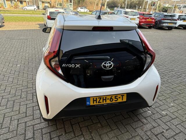 Toyota AYGO X 1.0 VVT-i MT Envy / Airco/ Apple carplay/ Cruise/ Camera/ LED/ Stoelverw/ LMV