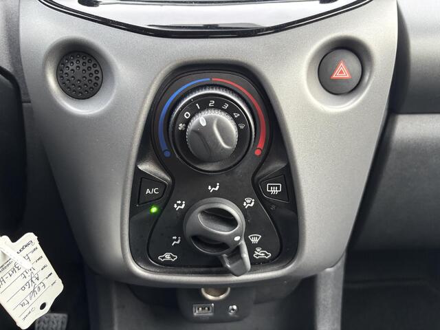 Toyota AYGO 1.0 VVT-i x-play | Cabrio dak | Achteruitrijcamera | Airco | Elektrische ramen | centrale deur vergrendeling | 1e eigenaar