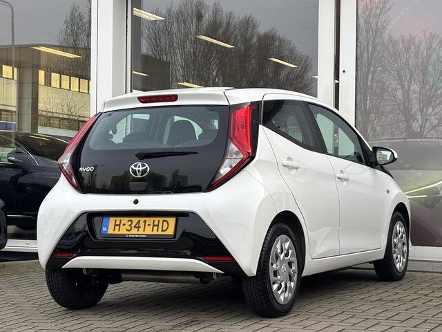 Toyota AYGO 1.0 VVT-i x-play | Cabrio dak | Achteruitrijcamera | Airco | Elektrische ramen | centrale deur vergrendeling | 1e eigenaar