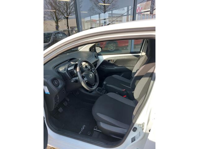 Toyota AYGO 1.0 VVT-i x-fun