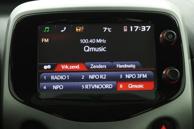 Toyota AYGO 1.0 VVT-i x-cite | Cabrio dak | Achteruitrijcamera | Lichtmetalen velgen | Automaat |