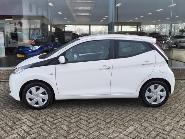 Toyota AYGO 1.0 VVT-i x-play | Airco | Toerenteller | Achteruitrijcamera