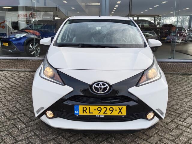 Toyota AYGO 1.0 VVT-i x-play | Airco | Toerenteller | Achteruitrijcamera
