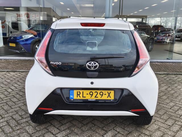 Toyota AYGO 1.0 VVT-i x-play | Airco | Toerenteller | Achteruitrijcamera