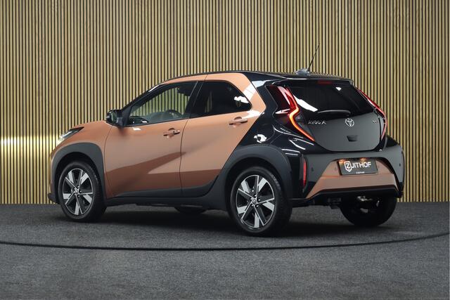 Toyota AYGO X Hybrid 115 pulse Easy Pack | Nieuw uit voorraad leverbaar! | Adaptive-cruise | Camera | Clima | Maps Navigatie | Parkeersensoren | Apple Carplay & Android Auto | Keyless | Stoelverwarming