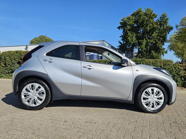 Toyota AYGO X 1.0 VVT-i MT Play, Camera! Carplay! Apk 9-2027! Zondag OPEN!