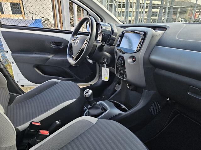 Toyota AYGO 1.0 VVT-i x-play, Camera! Carplay! Nwe APK! Zondag OPEN!