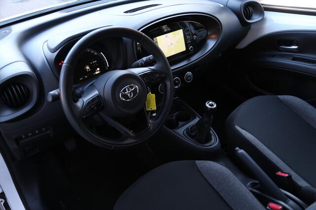 Toyota AYGO X 1.0 VVT-i MT Play Navi Carplay Camera