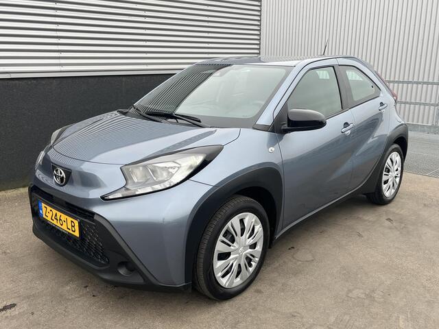 Toyota AYGO X 1.0 VVT-i MT Play Navigatie Apple CarPlay/Android Auto, achteruitrij camera, adaptieve cruise control, NL-auto!