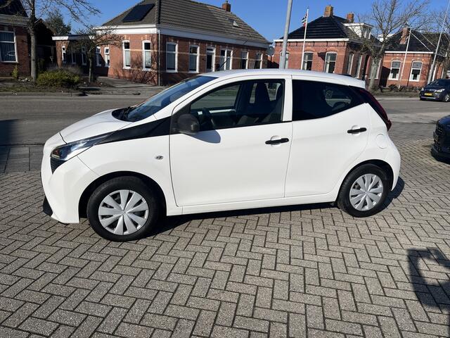 Toyota AYGO 1.0 VVT-i x-fun