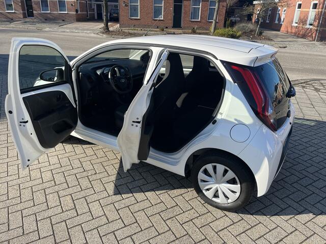 Toyota AYGO 1.0 VVT-i x-fun