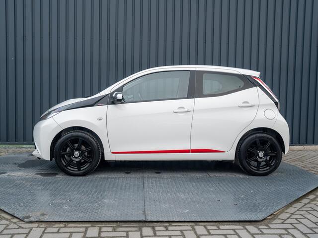 Toyota AYGO 1.0 VVT-i x-play | Camera | Lm-Velgen | Climate Control | Prijs Rijklaar!!