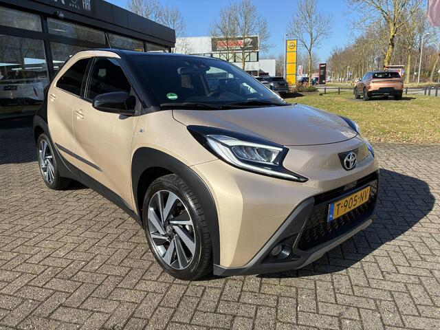 Toyota AYGO X 1.0 VVT-i MT Envy 5-Deurs | Climate control | Navigatie | Camera | 18" LM-Velgen | Elektrisch Pakket | Cruise control | Private-Glass | LED Verlichting | DAB