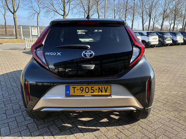 Toyota AYGO X 1.0 VVT-i MT Envy 5-Deurs | Climate control | Navigatie | Camera | 18" LM-Velgen | Elektrisch Pakket | Cruise control | Private-Glass | LED Verlichting | DAB