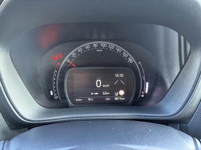 Toyota AYGO X 1.0 VVT-i MT Envy 5-Deurs | Climate control | Navigatie | Camera | 18" LM-Velgen | Elektrisch Pakket | Cruise control | Private-Glass | LED Verlichting | DAB