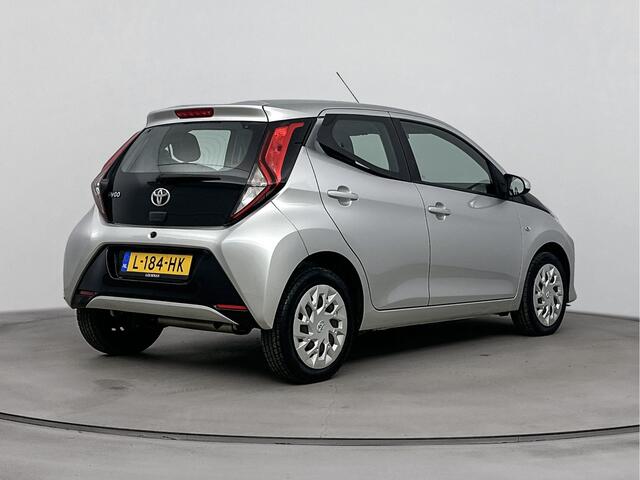 Toyota AYGO 1.0 VVT-i x-play | Parkeercamera | Airco |